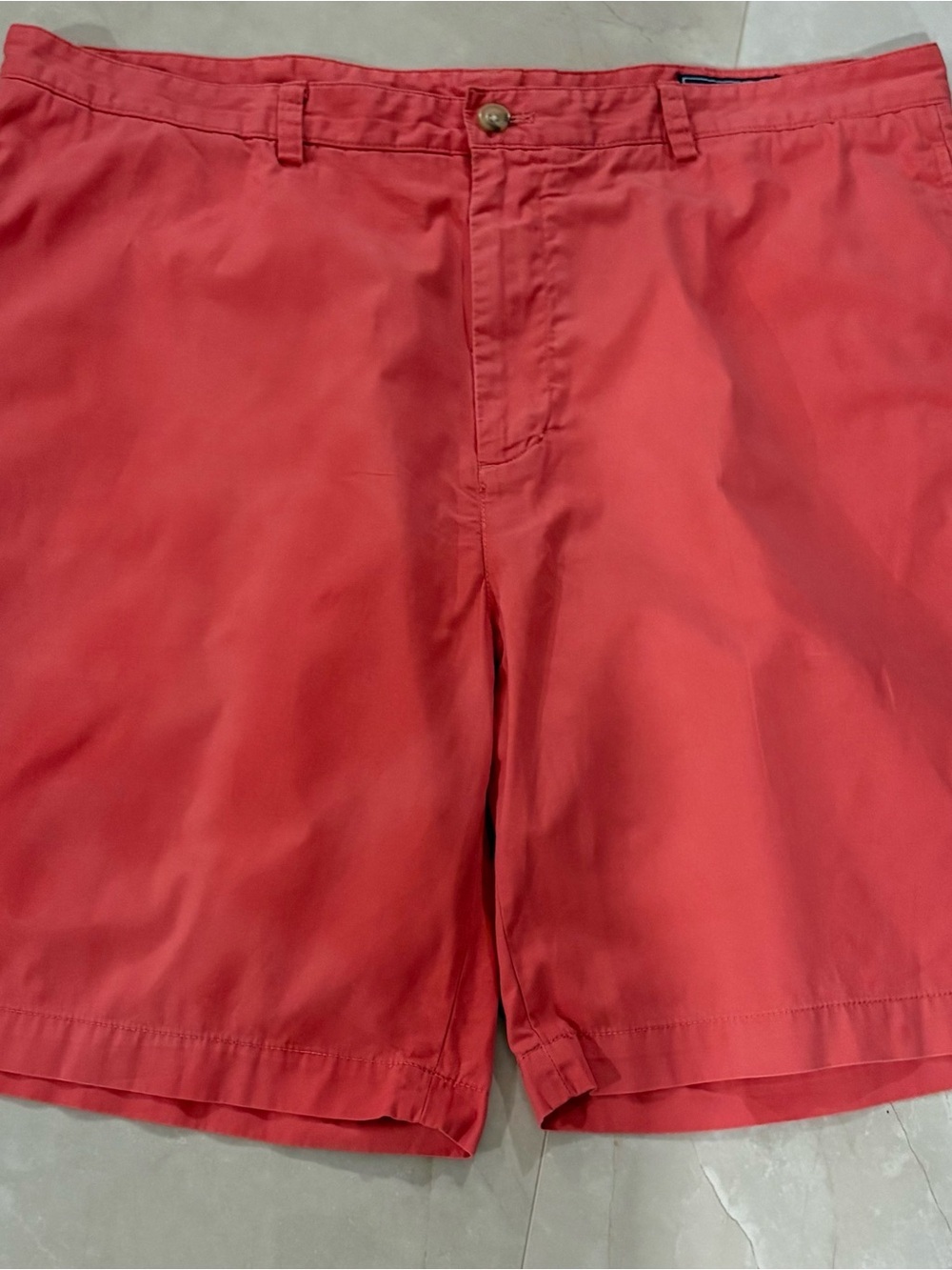Vineyard Vines Shorts Mens
Size 40 Coral Pink Club Short Cotton
Chino 9” Inseam